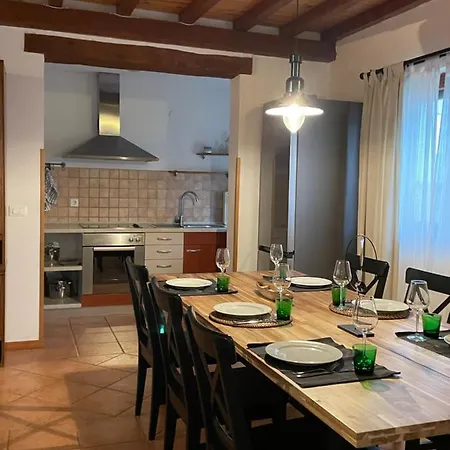 Leonore Mit Beheizbarem Pool Nyaraló Poreč