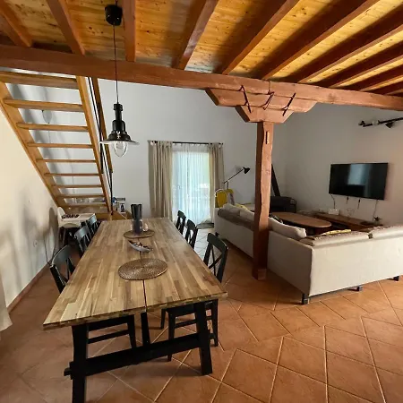 Leonore Mit Beheizbarem Pool Poreč