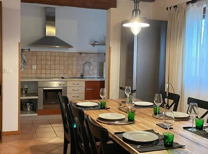 Leonore Mit Beheizbarem Pool Tatil Evi Poreč