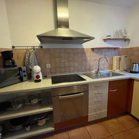 Leonore Mit Beheizbarem Pool Holiday home