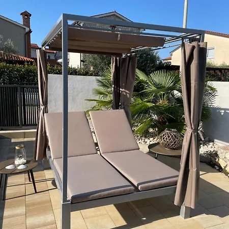 Leonore Mit Beheizbarem Pool Vakantiehuis *