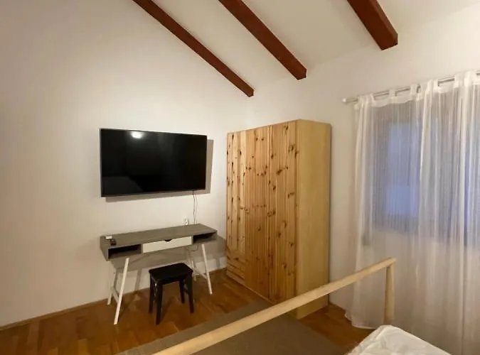 Prázdninový dům Leonore Mit Beheizbarem Pool *