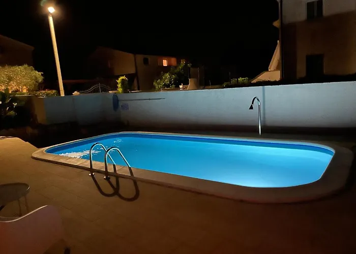 Nyaraló Leonore Mit Beheizbarem Pool